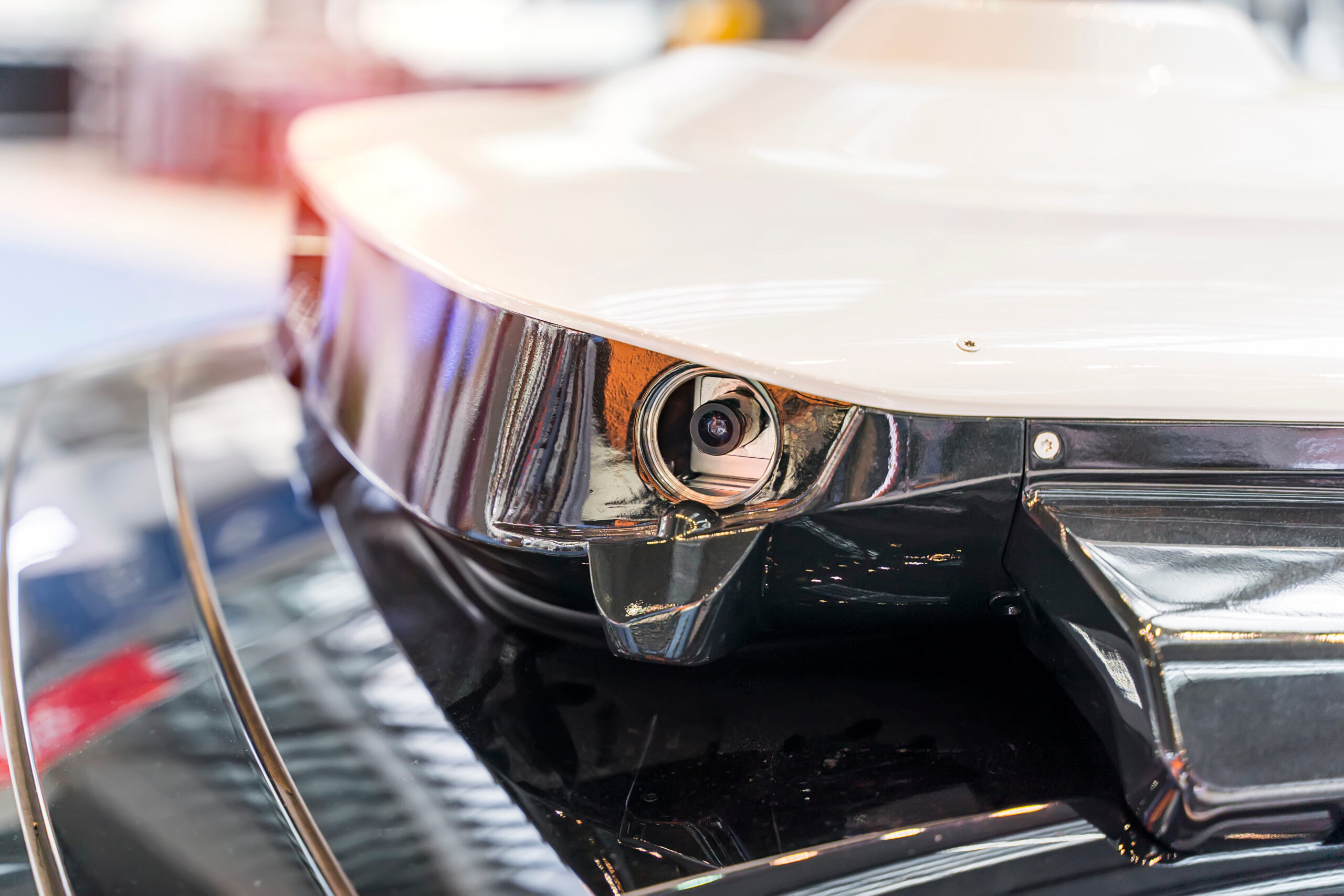 Close-up of a car roof with a LiDAR sensor and camera integrated into the light bar. - CSA Catapult